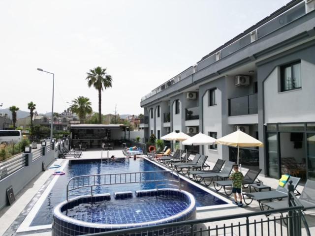 Ozturk Apart Hotel 말마리스 외부 사진